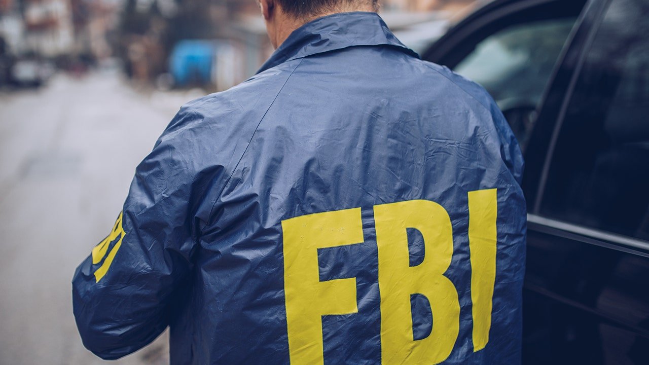 Texas woman hit with federal charges after threatening FBI agents with machete Texas woman hit with federal charges after threatening FBI agents with machete