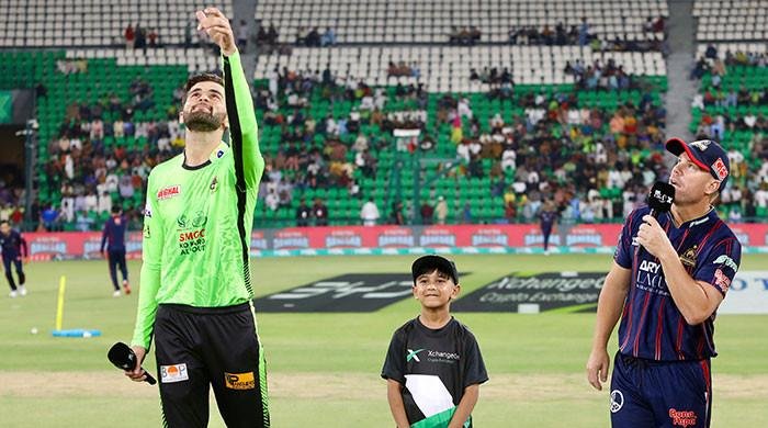 Karachi Kings win toss, opt to bowl first against Lahore Qalandars Karachi Kings win toss, opt to bowl first against Lahore Qalandars