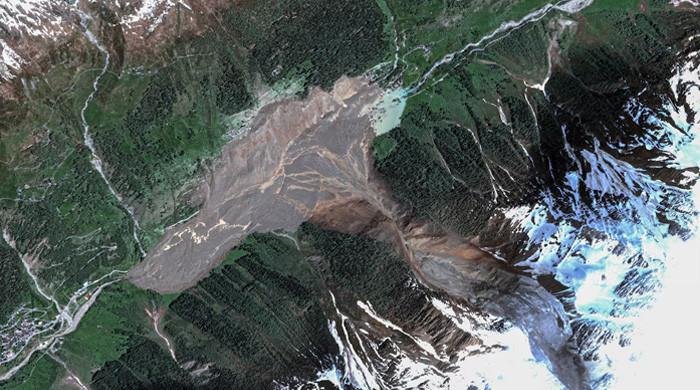 Flood risk threatens Swiss valley after village destroyed by glacier Flood risk threatens Swiss valley after village destroyed by glacier