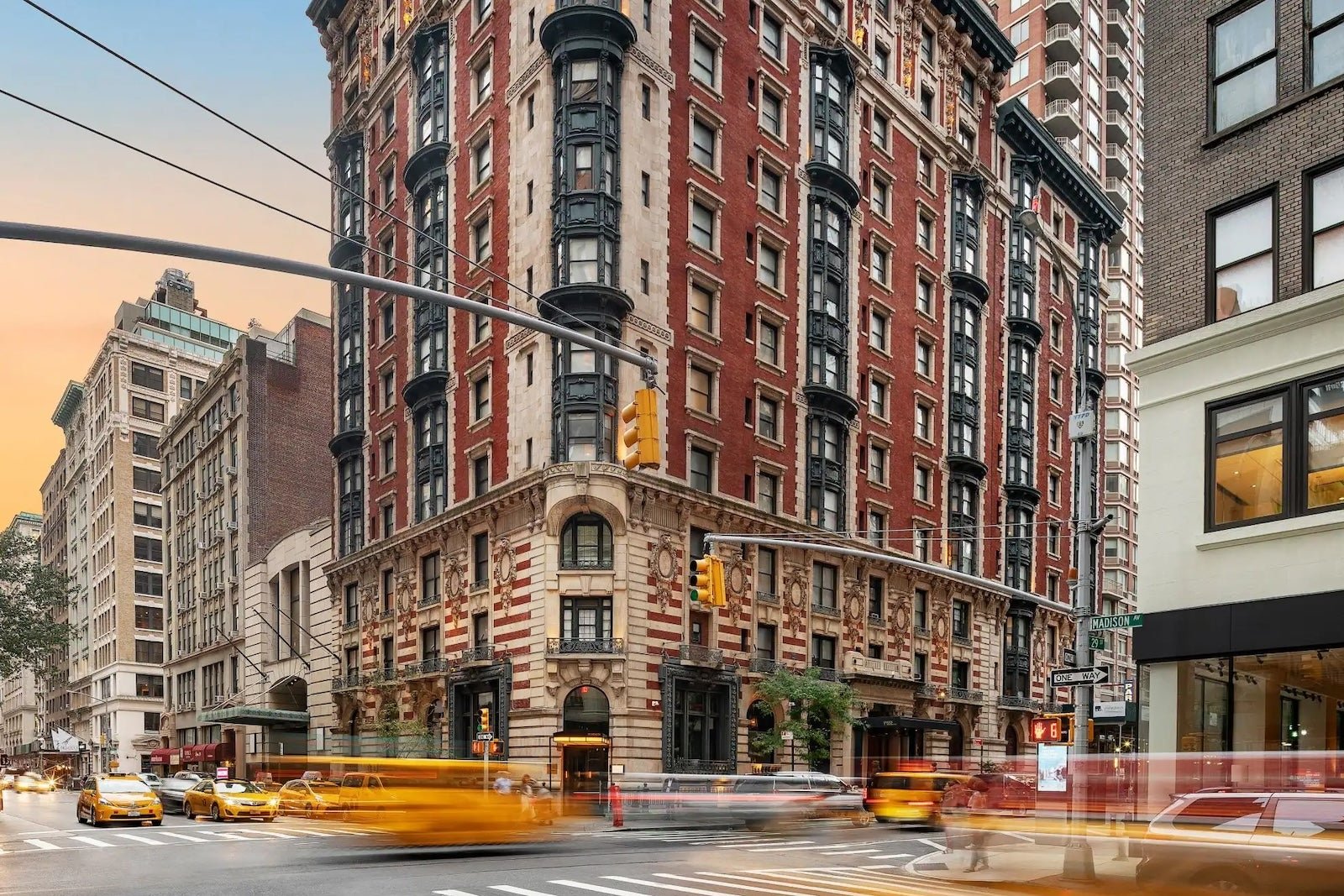Save up to 25% on Hyatt stays in NYC this summer Save up to 25% on Hyatt stays in NYC this summer