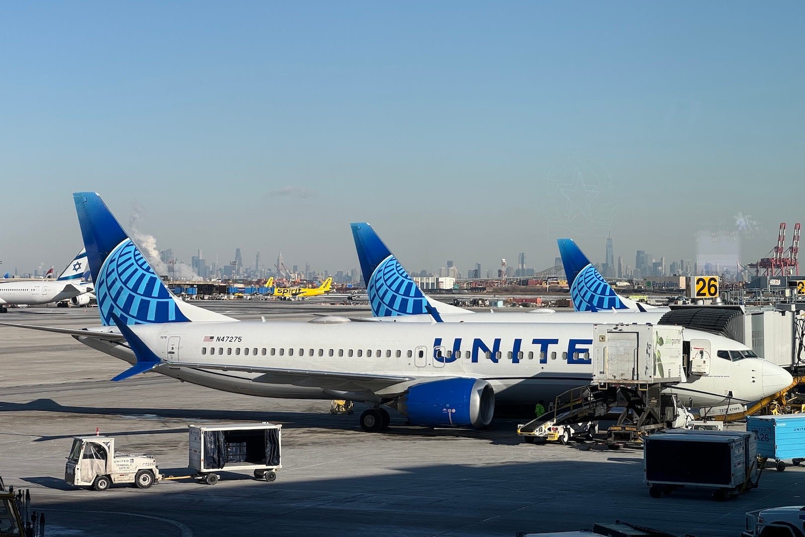 FAA orders airlines to cut schedules at Newark as travel woes persist