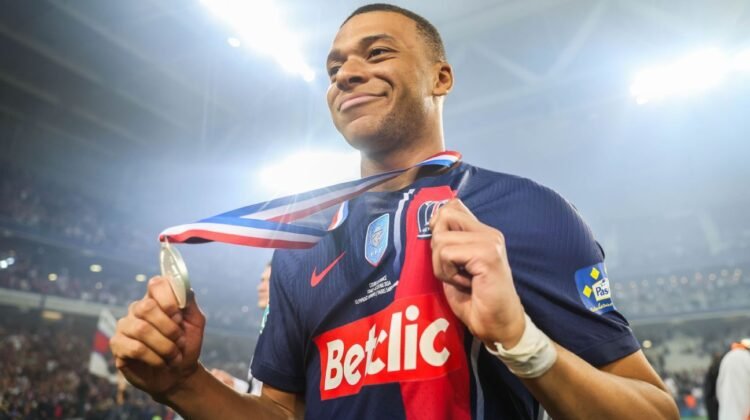 Champions League final: Kylian Mbappé, Neymar congratulate PSG on 1st title