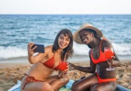When you want to say ‘yes’ but your wallet says ‘no’. How to navigate wealth gaps between friends