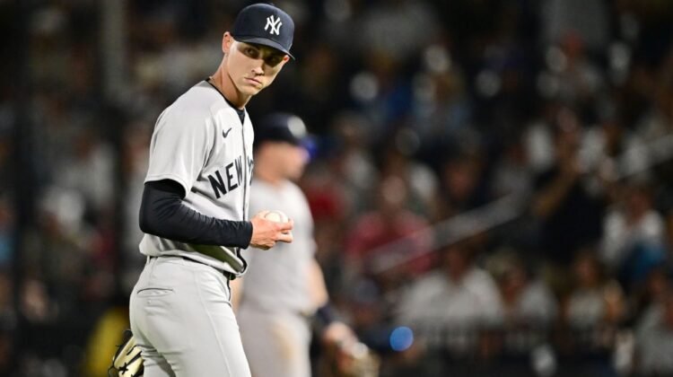 Sources – Yankees closer Luke Weaver (hamstring) out 4-6 weeks Sources – Yankees closer Luke Weaver (hamstring) out 4-6 weeks