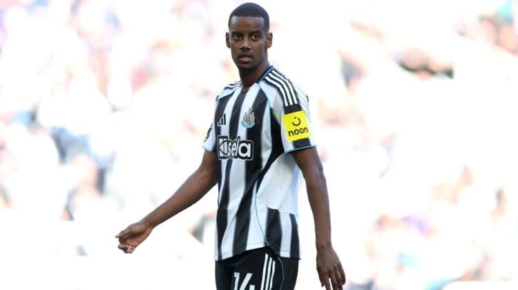 Transfer rumors, news: Liverpool continue chase for Isak