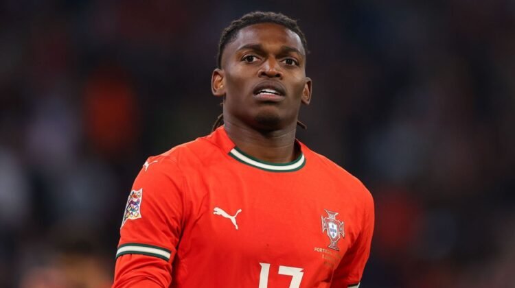 Transfer Rumors, News: Arsenal, Chelsea Eye Milan’s Leão Transfer Rumors, News: Arsenal, Chelsea Eye Milan’s Leão