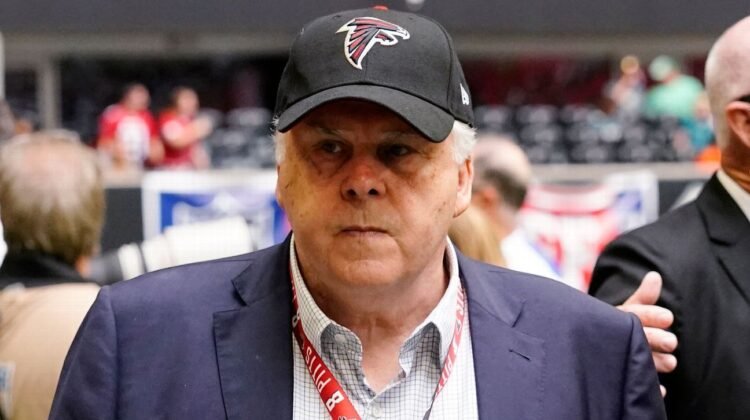 Fred Smith, ex-Washington NFL team part-owner, FedEx founder, dies Fred Smith, ex-Washington NFL team part-owner, FedEx founder, dies