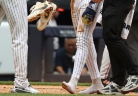 Yankees’ Jazz Chisholm Jr. crosses plate without both shoes