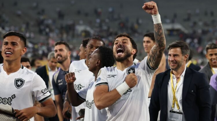 Alex Telles says Botafogo weren’t in U.S. just to see Mickey Alex Telles says Botafogo weren’t in U.S. just to see Mickey