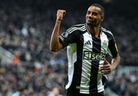 Transfer rumors, news: As Liverpool eye Isak, Newcastle try to keep him
