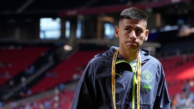 Man City’s Claudio Echeverri misses training, in boot Man City’s Claudio Echeverri misses training, in boot