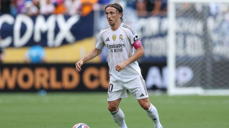 Luka Modric agrees to sign for AC Milan after Club World Cup Luka Modric agrees to sign for AC Milan after Club World Cup