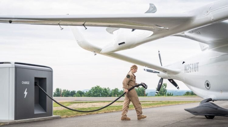 First passenger-carrying electric airplane makes history landing at JFK First passenger-carrying electric airplane makes history landing at JFK