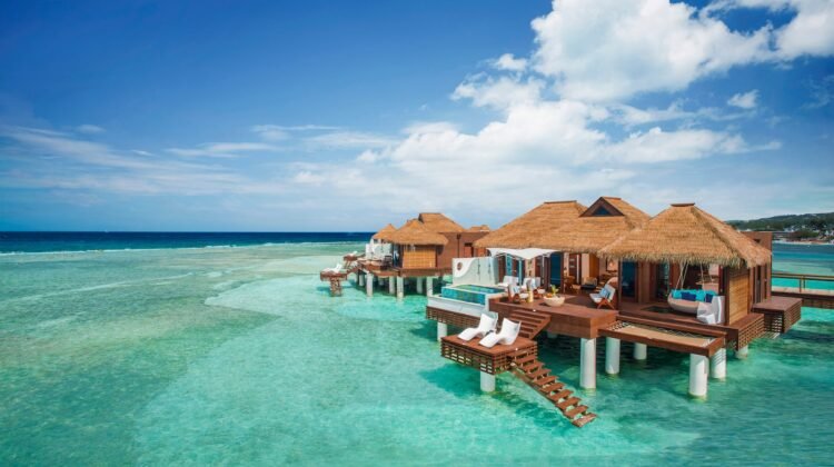 8 best overwater bungalows in the Caribbean 8 best overwater bungalows in the Caribbean
