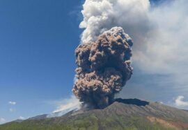 Massive plume of ash, gas spews from Italy’s Mount Etna