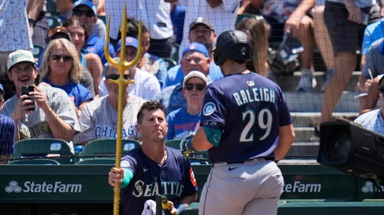 Mariners’ Cal Raleigh breaks Johnny Bench’s pre-All-Star break HR record Mariners’ Cal Raleigh breaks Johnny Bench’s pre-All-Star break HR record