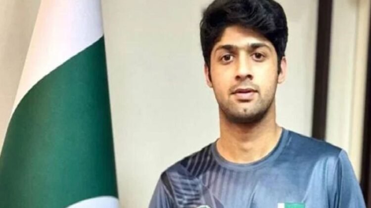 Pakistan’s rising squash star set to shine at British Open Pakistan’s rising squash star set to shine at British Open