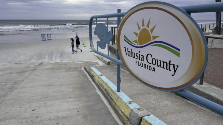 Colorado honeymooner dies after rare lightning strike on Florida beach Colorado honeymooner dies after rare lightning strike on Florida beach