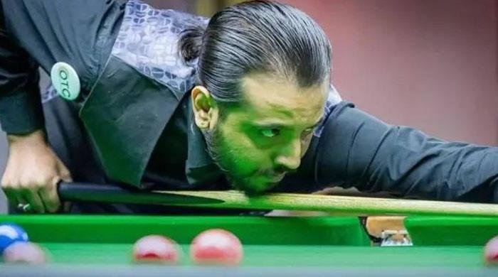 Awais Munir storms into pre-quarters of Asian 6-Red Snooker Championship Awais Munir storms into pre-quarters of Asian 6-Red Snooker Championship