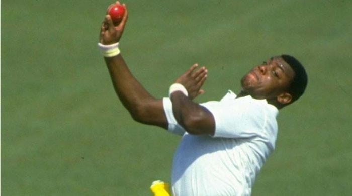 ‘Trailblazer’ and former England fast bowler Lawrence dies at 61 ‘Trailblazer’ and former England fast bowler Lawrence dies at 61
