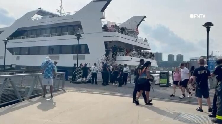 Nearly a dozen injured after 400-person NYC yacht strikes Manhattan dock Nearly a dozen injured after 400-person NYC yacht strikes Manhattan dock