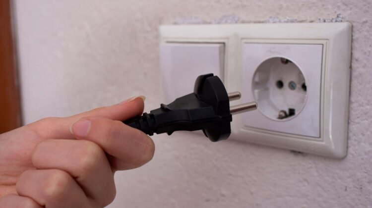 Should you turn your appliances off at the wall to save money? Should you turn your appliances off at the wall to save money?