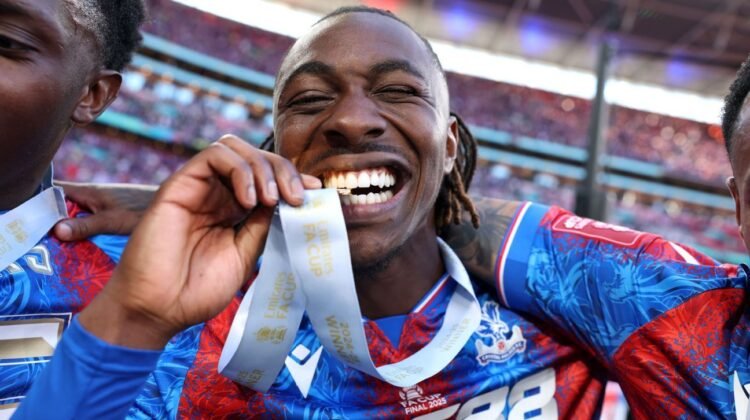 Transfer rumors, news: Arsenal make move for Palace’s Eze