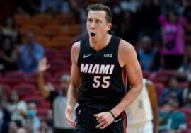 Sources – Pistons, Duncan Robinson agree to 3-year, M deal