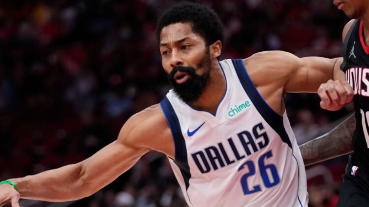 Sources – Hornets, free agent Spencer Dinwiddie reach deal