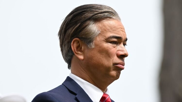 California Attorney General says daily fantasy illegal in state California Attorney General says daily fantasy illegal in state