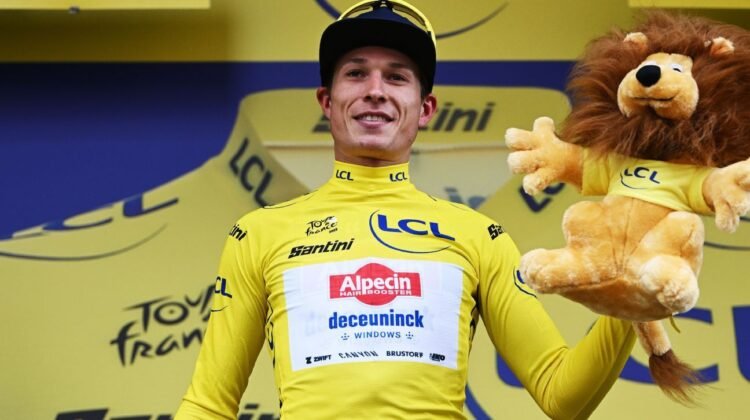Philipsen wins Tour de France 1st stage, Pogačar finishes safely Philipsen wins Tour de France 1st stage, Pogačar finishes safely