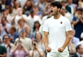 Carlos Alcaraz wins in 4 sets to reach Wimbledon quarterfinals