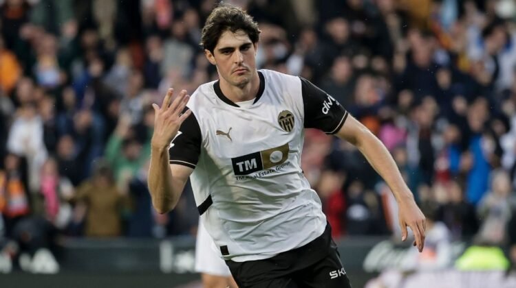 Transfer rumors, news: Man United eye move for Javi Guerra Transfer rumors, news: Man United eye move for Javi Guerra