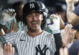 Bellinger hits 3 HRs vs. former team as Yankees beat Cubs