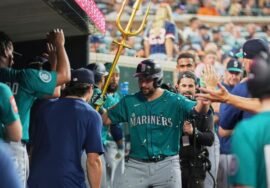 Cal Raleigh hits 2 more homers to bring total to 38