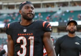 Bengals release veteran RB Zack Moss after 1 season