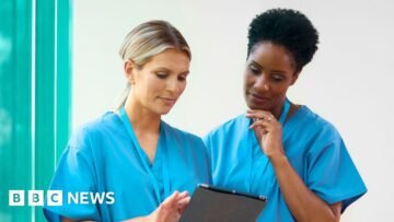 Physician associates need new job title, says revi…
