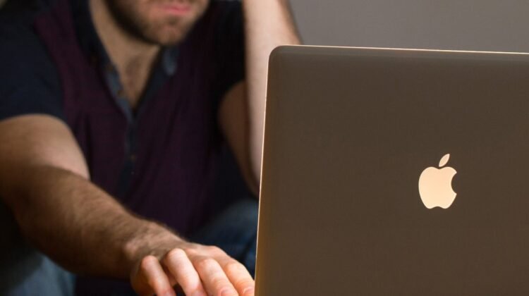 Job hunters warned about surge in fake ads scamming them out of cash Job hunters warned about surge in fake ads scamming them out of cash