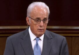 John MacArthur, influential pastor and author, dies at 86