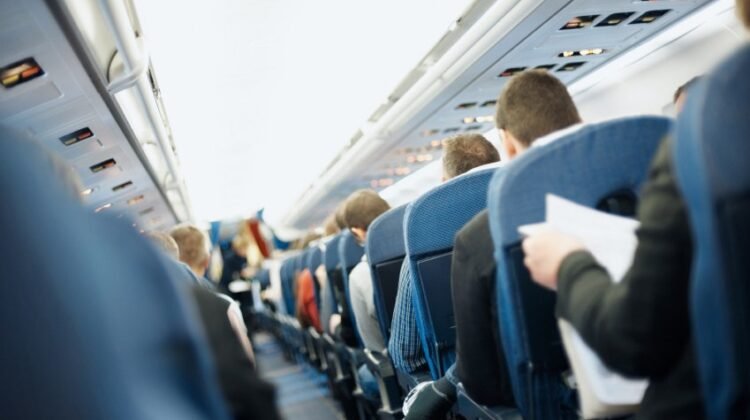 Viral Reddit post ignites heated debate about airplane seat reclining tips Viral Reddit post ignites heated debate about airplane seat reclining tips