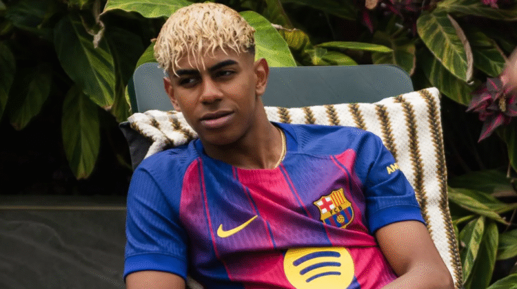 Barcelona unveil 2025-26 home kit for return to Camp Nou Barcelona unveil 2025-26 home kit for return to Camp Nou