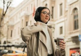 Enjoy coffee discounts, cinema tickets and more with a Club Lloyds bank account