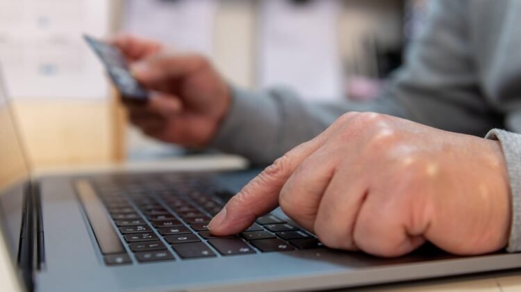 Urgent scam warning issued as fraudsters pose as Financial Conduct Authority Urgent scam warning issued as fraudsters pose as Financial Conduct Authority