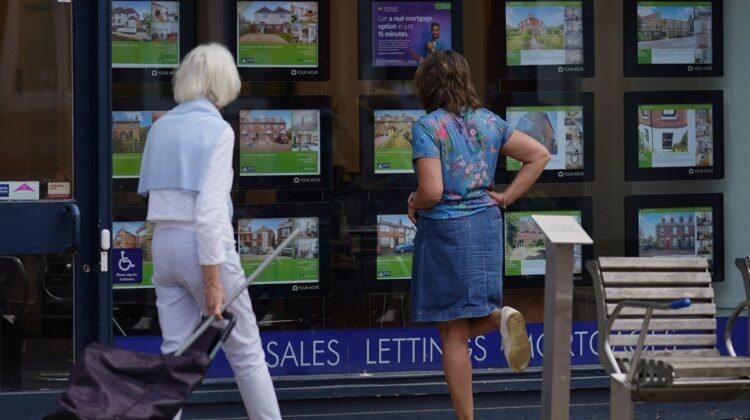 More homes for sale in UK slowing pace of price growth – Zoopla More homes for sale in UK slowing pace of price growth – Zoopla