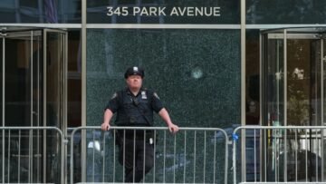 Police recover items at NYC shooter’s Las Ve…