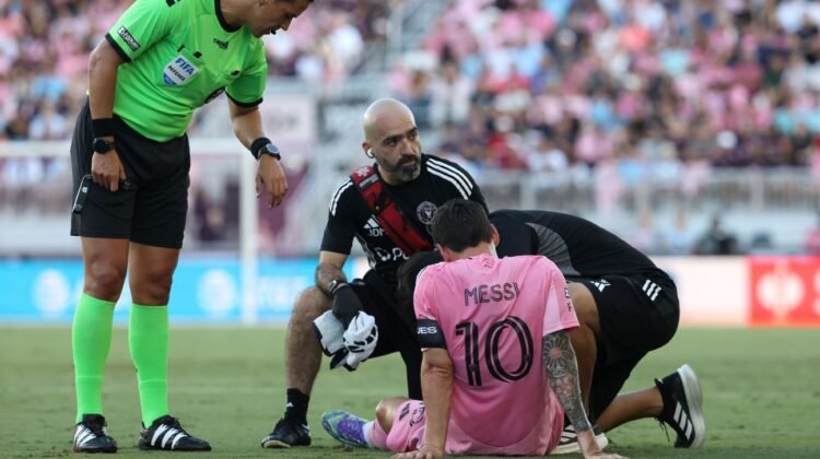 Lionel Messi exits Leagues Cup match with apparent injury