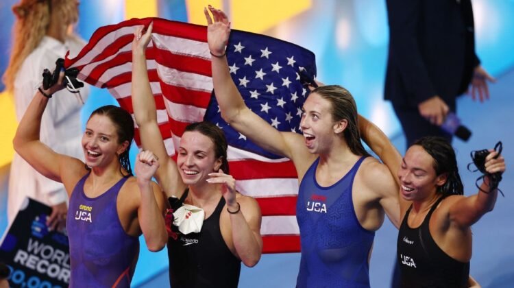 U.S. women set 4×100 medley relay world record at swimming worlds