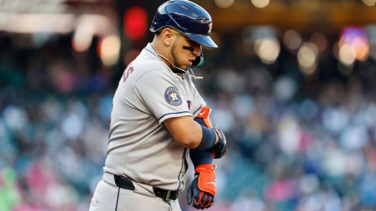 Astros’ Isaac Paredes to rehab hamstring, hopes to return in ’25