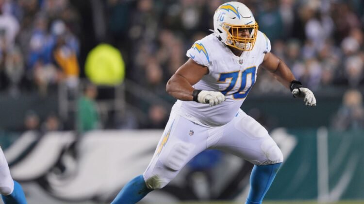 Chargers Pro Bowl LT Rashawn Slater carted off with leg injury