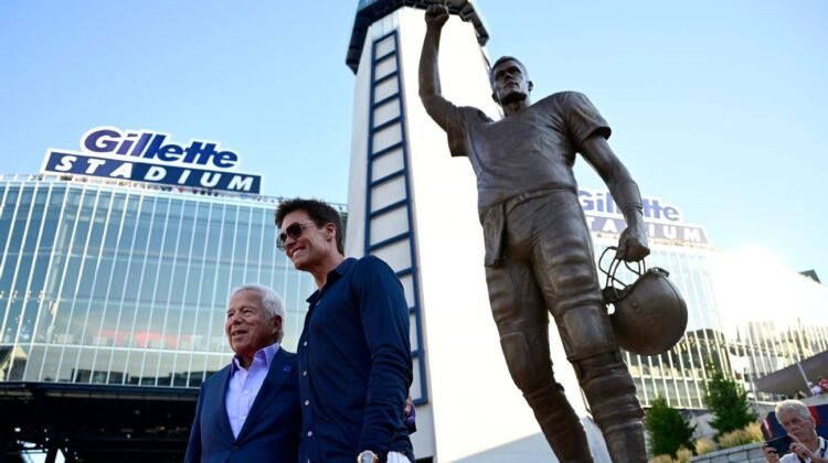 Pats unveil Tom Brady statue in ceremony outside Gillette Stadium Pats unveil Tom Brady statue in ceremony outside Gillette Stadium